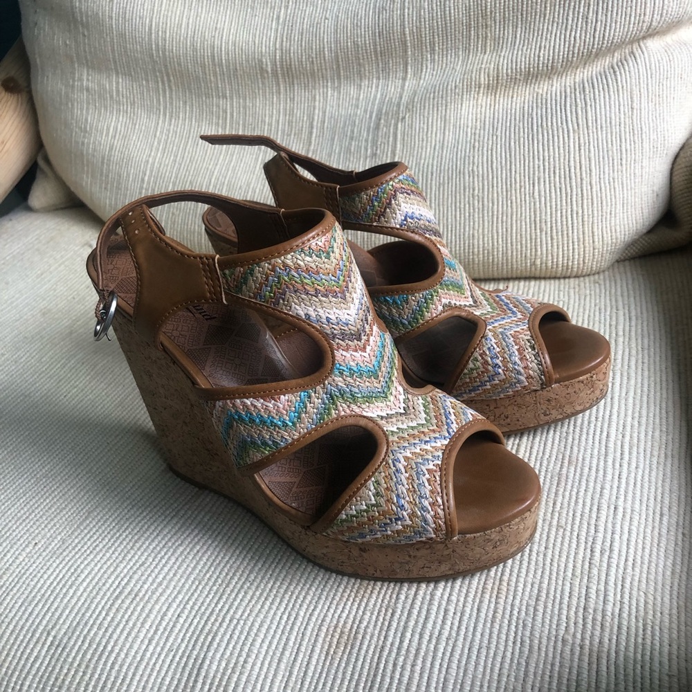 Lucky Brand Rainbow Textile Wedges